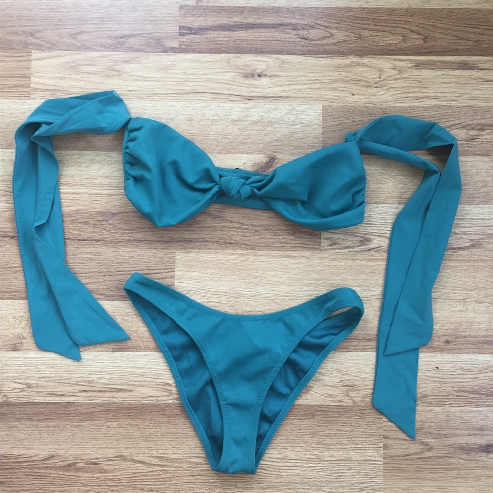 Kendall & Kylie Bikini